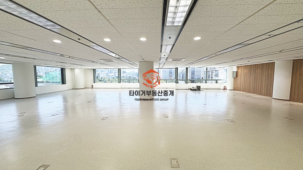 서초동 사무실 임대 강남역 역세권 대로변 코너